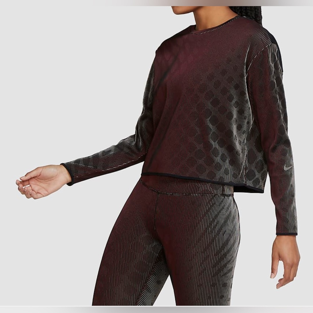 Nike Run Division Women Black/Red Midlayer Top